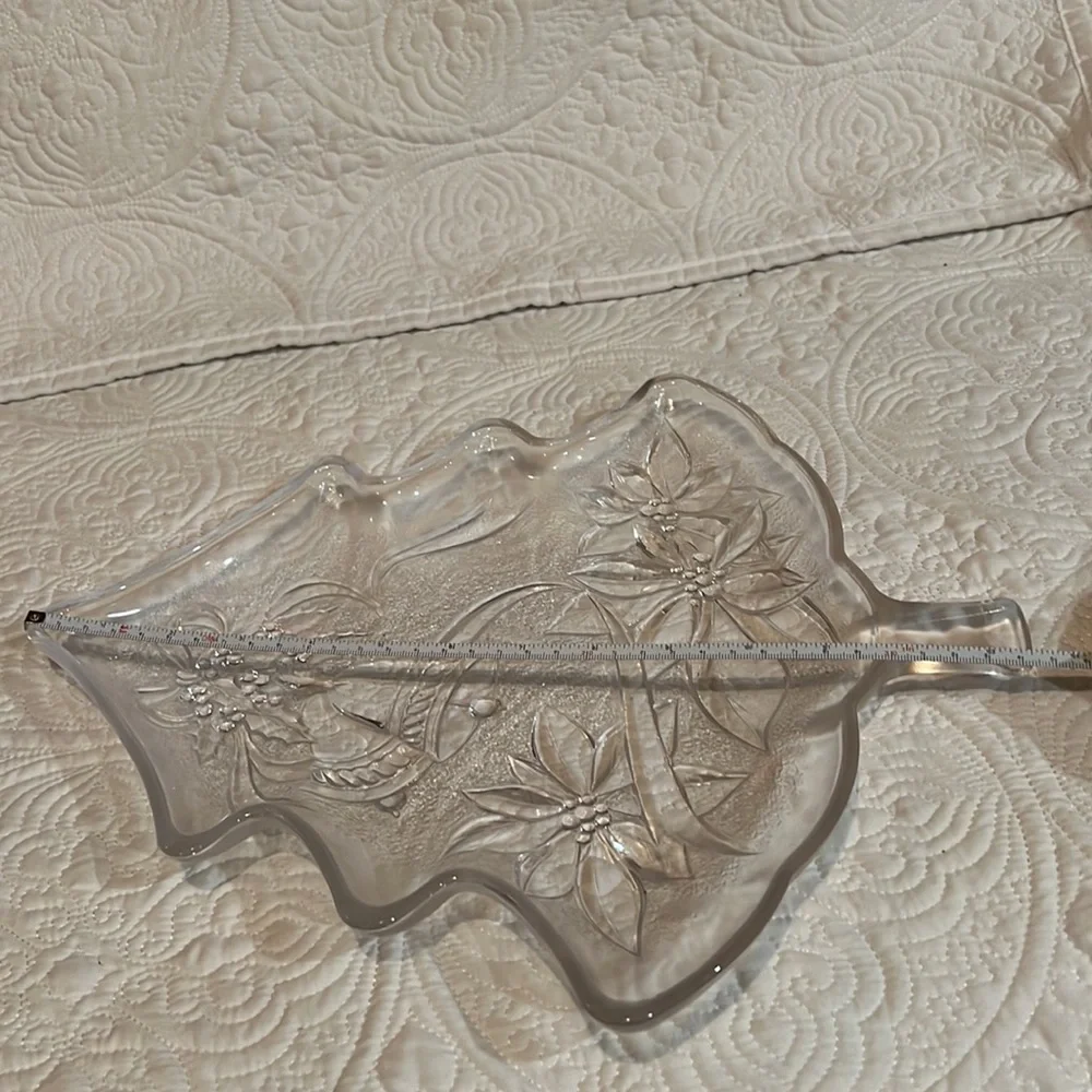 Glass‎ Christmas Tree servers